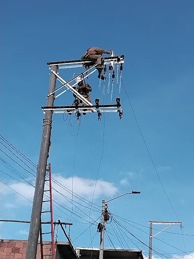 Red eléctrica intervenida por GELTP en la comunidad